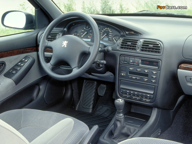 Photos of Peugeot 406 Coupe 1997–2003 (640 x 480)