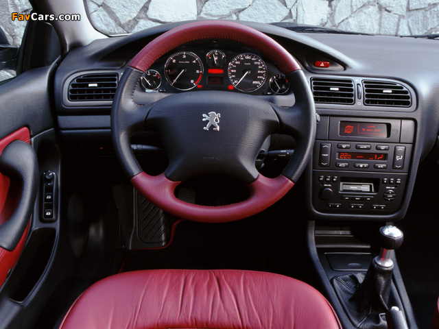 Photos of Peugeot 406 Coupe 2003–04 (640 x 480)