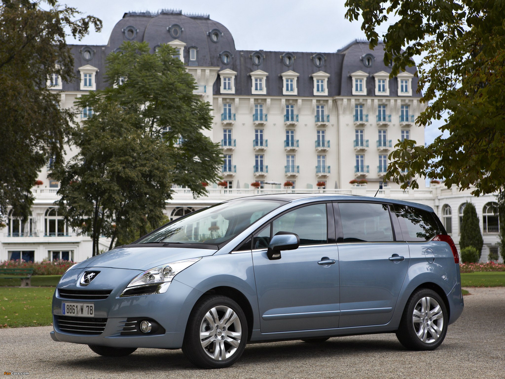 Images of Peugeot 5008 2009 (2048 x 1536)