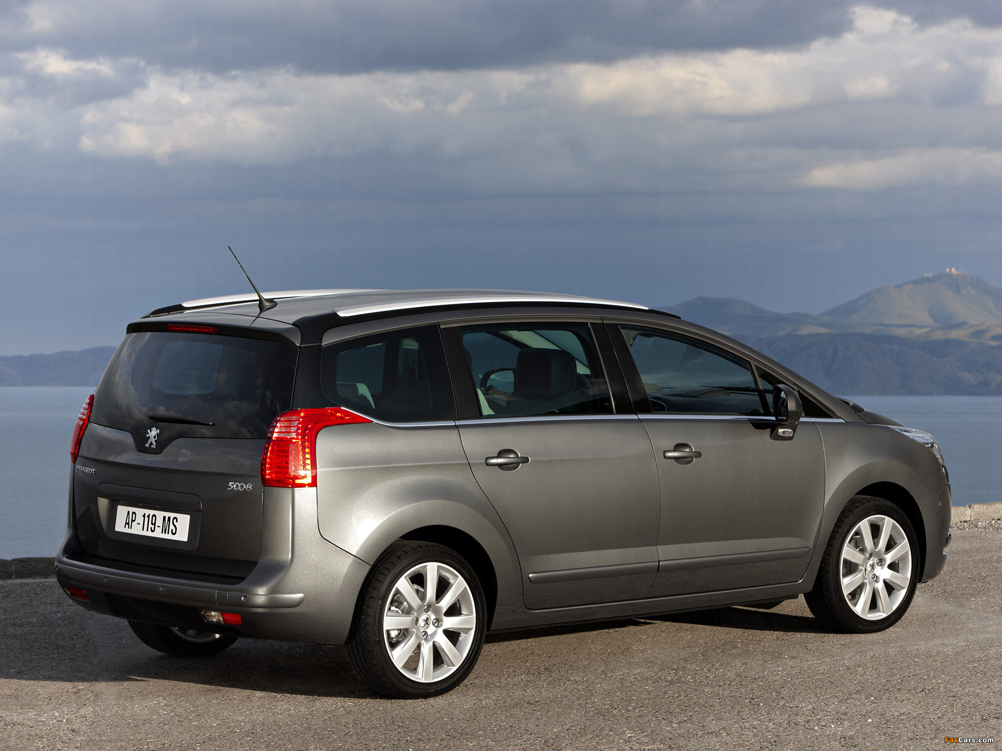 Images of Peugeot 5008 2009 (2048 x 1536)