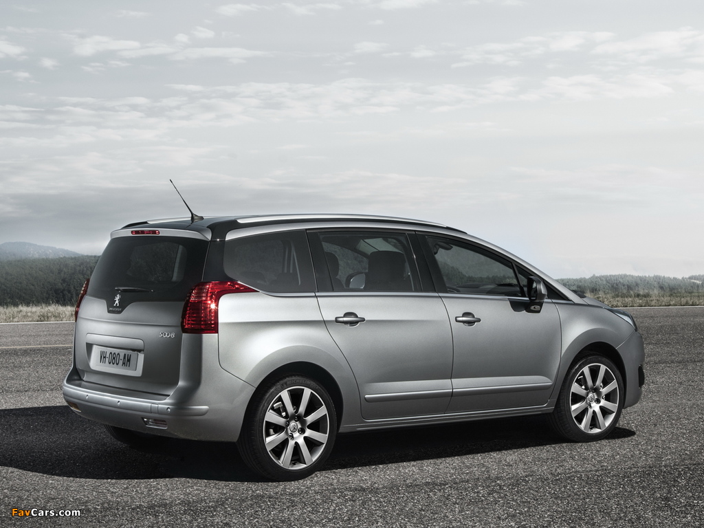 Images of Peugeot 5008 2013 (1024 x 768)