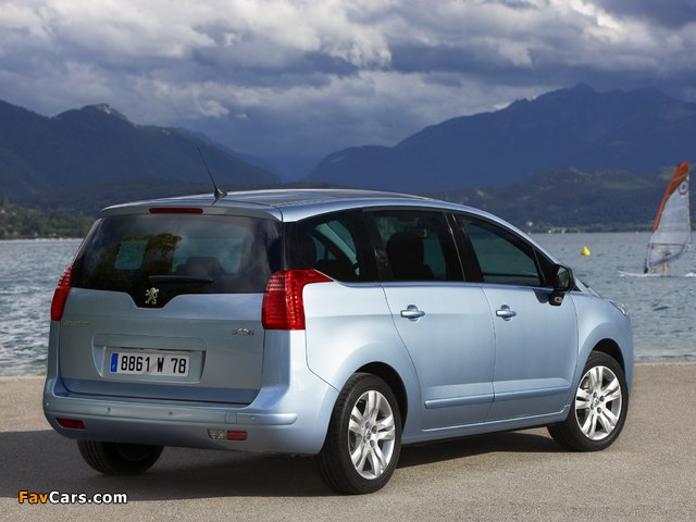 Peugeot 5008 2009 photos (640 x 480)