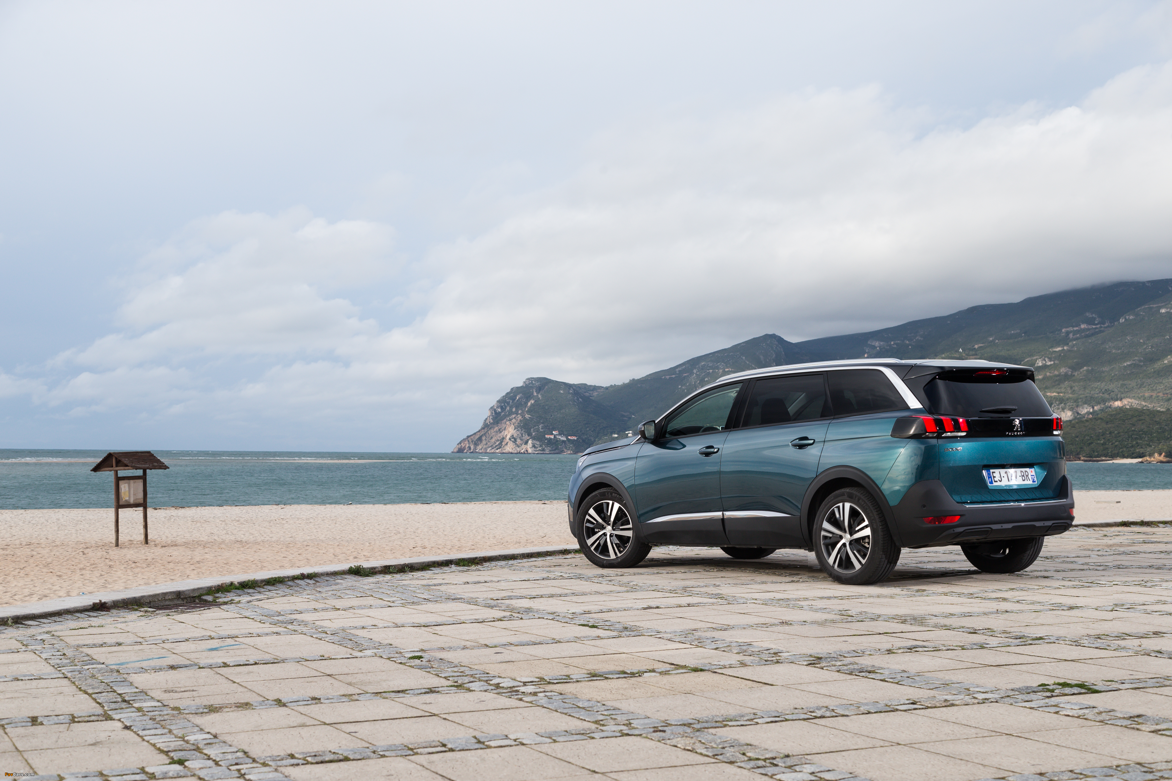 Photos of Peugeot 5008 2017 (4000 x 2667)