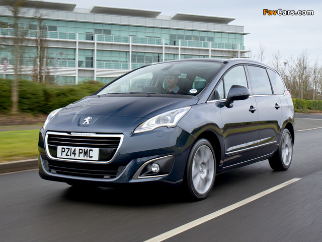 Pictures of Peugeot 5008 UK-spec 2013 (640 x 480)