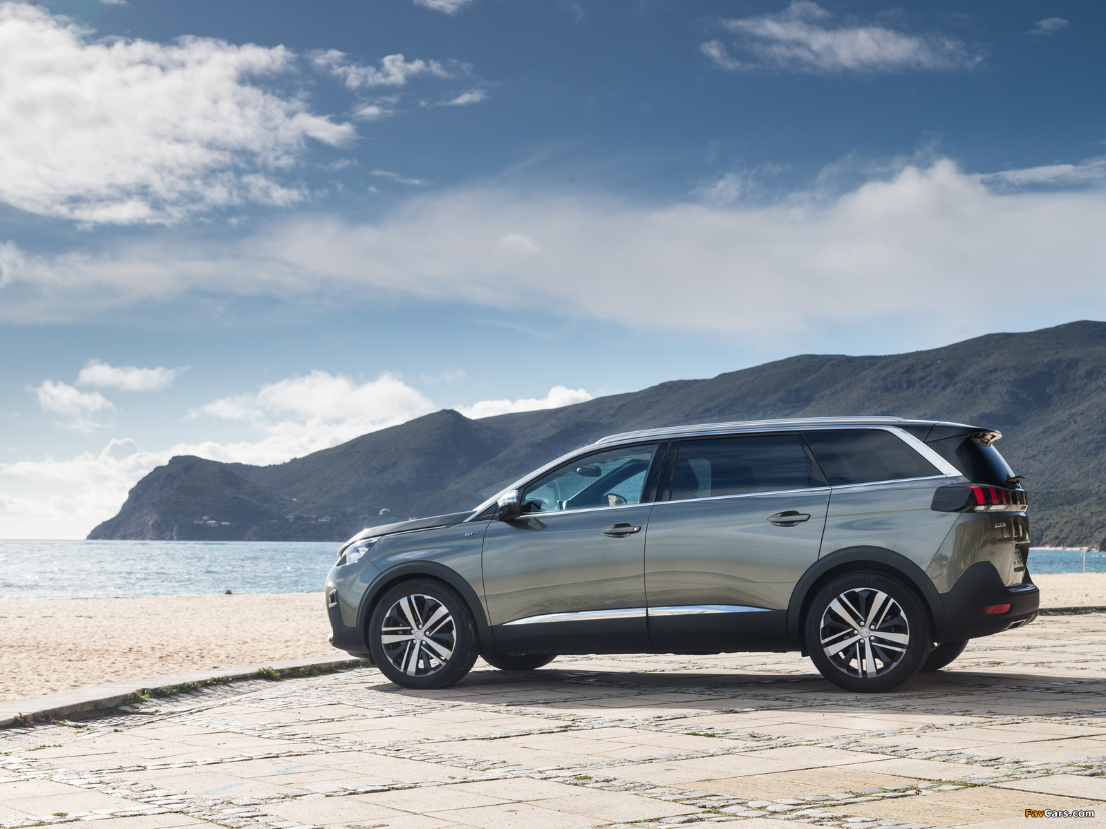 Pictures of Peugeot 5008 GT 2017 (1600 x 1200)