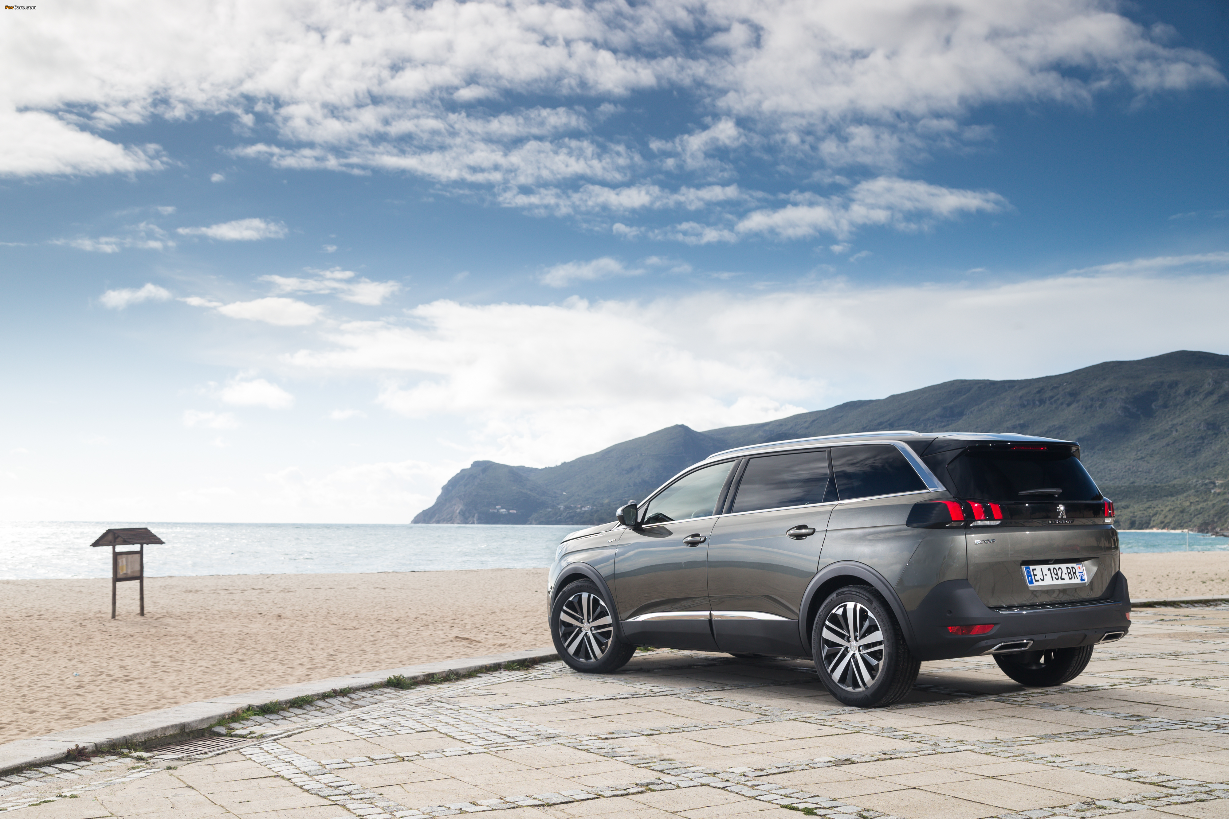 Pictures of Peugeot 5008 GT 2017 (4000 x 2667)