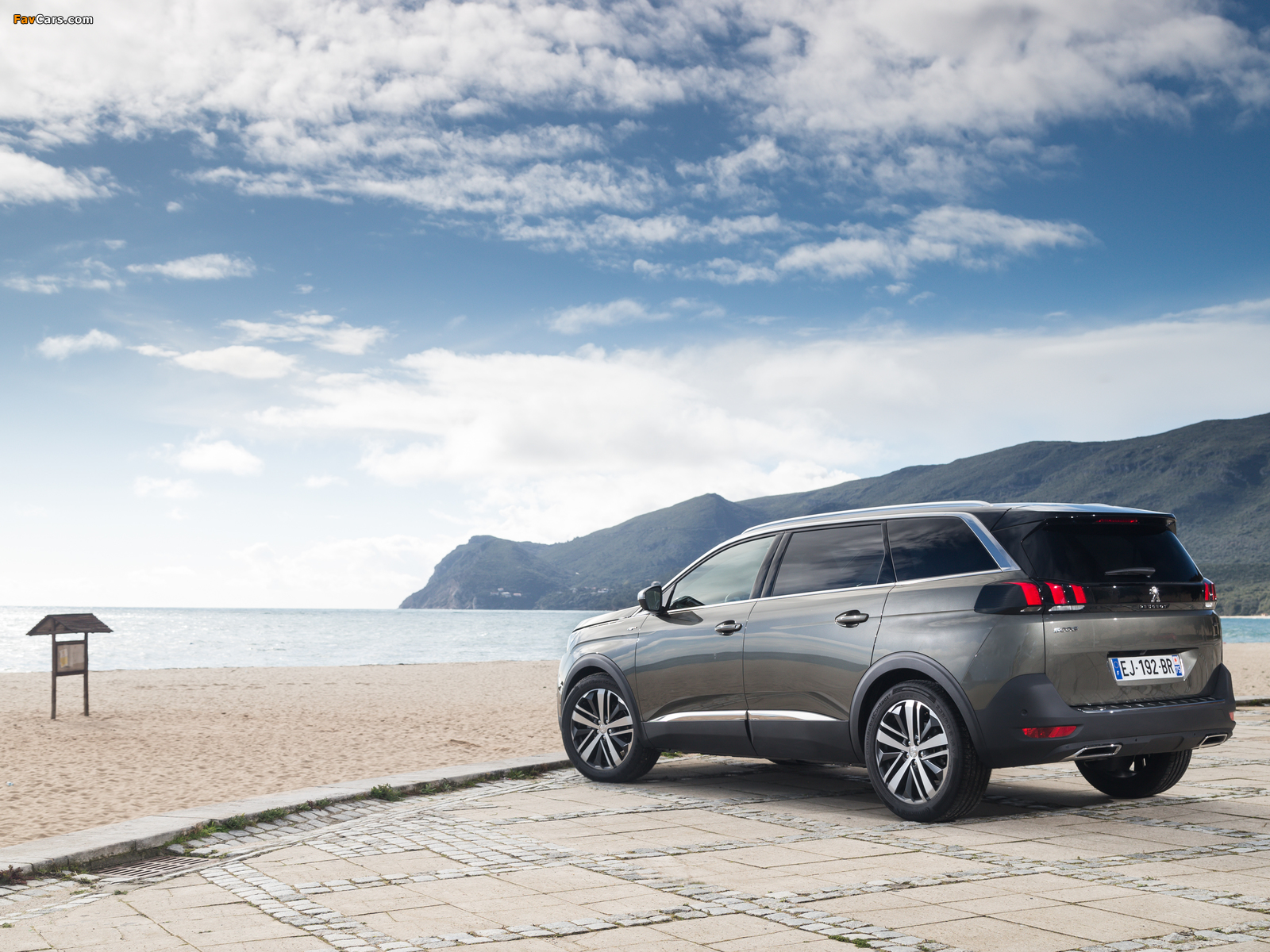 Pictures of Peugeot 5008 GT 2017 (1600 x 1200)
