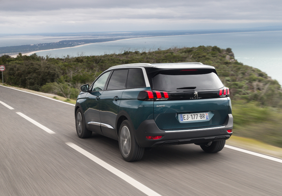 Pictures of Peugeot 5008 2017