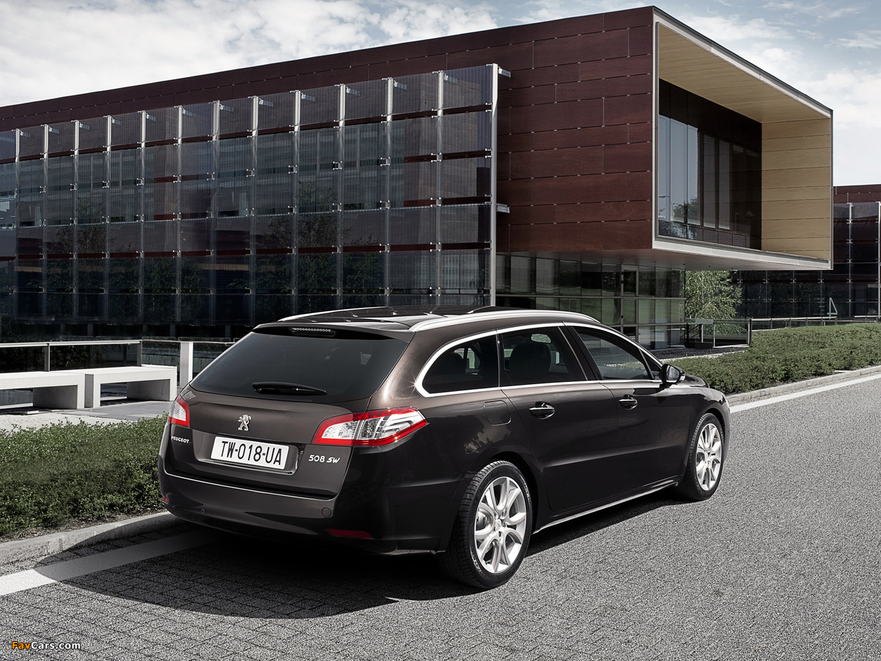 Peugeot 508 SW 2010 images (1280 x 960)