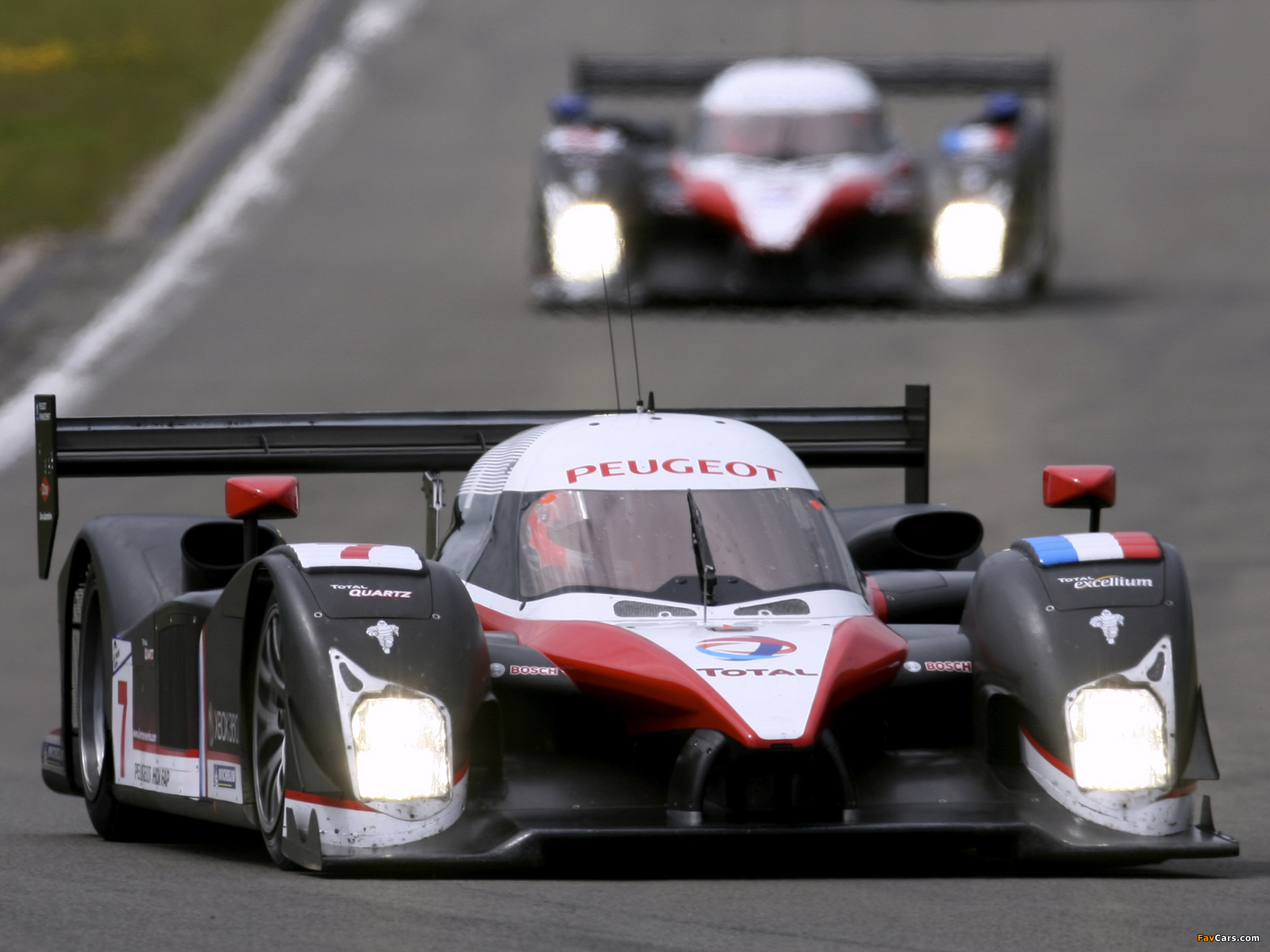 Pictures of Peugeot 908 V12 HDi 2007 (2048 x 1536)