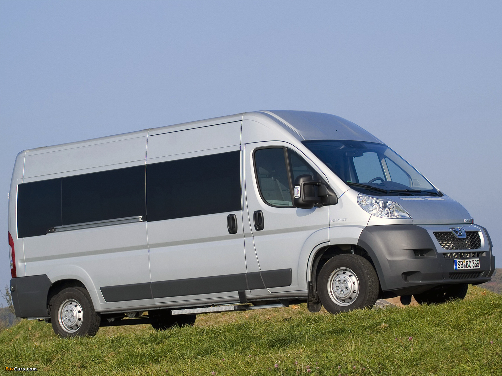 Peugeot Boxer Minibus 2006 wallpapers (1600 x 1200)