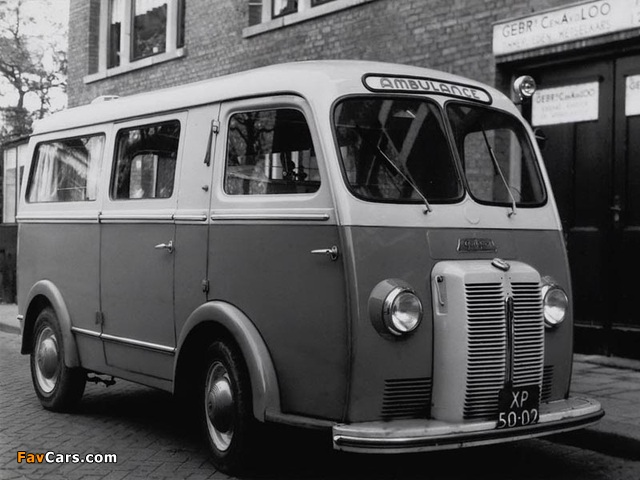 Photos of Peugeot D3A Ambulance by Visser 1957 (640 x 480)