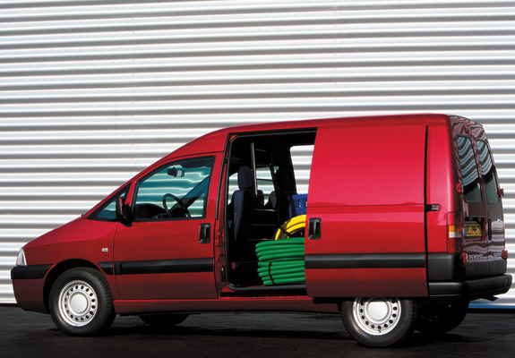 Images of Peugeot Expert Van 2004–07