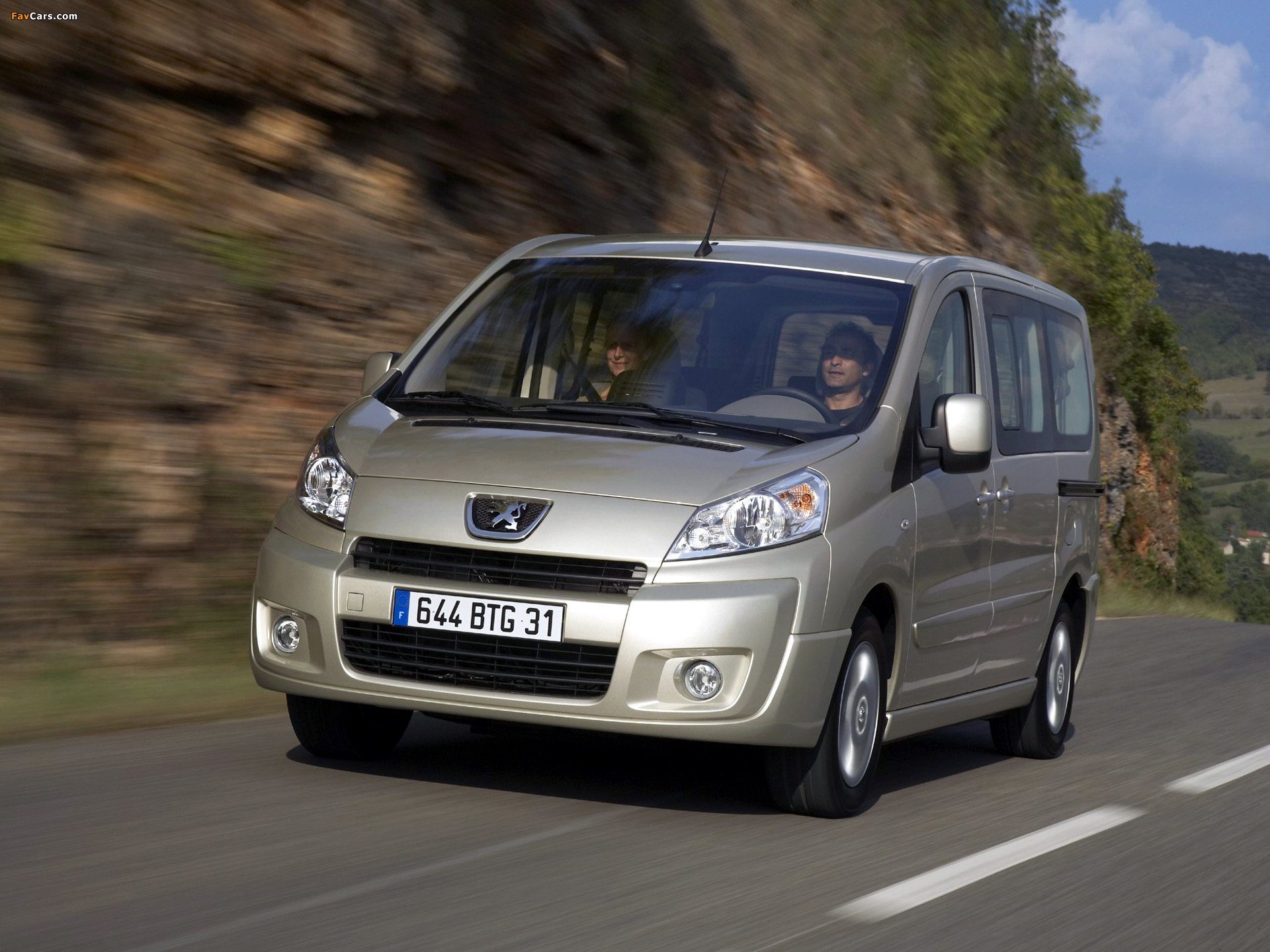 Peugeot Expert Tepee 2007–12 pictures (1920 x 1440)