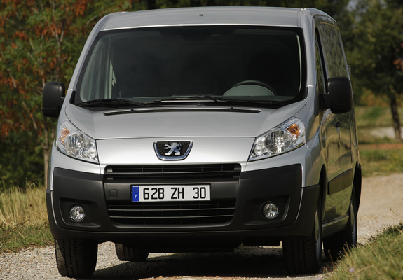 Peugeot Expert Van 2007–12 pictures