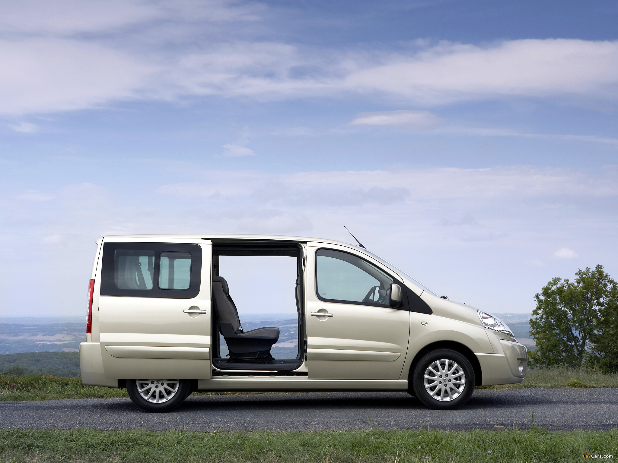 Photos of Peugeot Expert Tepee 2007–12 (2048 x 1536)