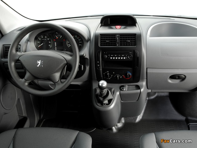 Peugeot Expert Van 2007–12 wallpapers (640 x 480)