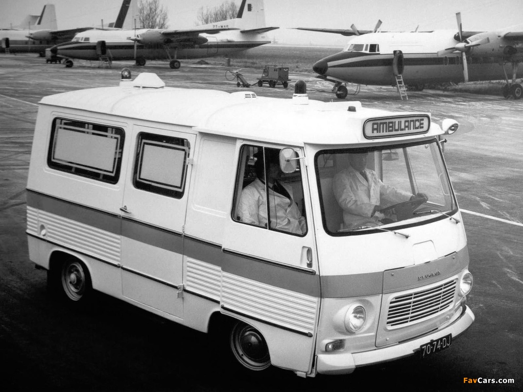 Images of Peugeot J7 Ambulance by Visser 1965–80 (1024 x 768)