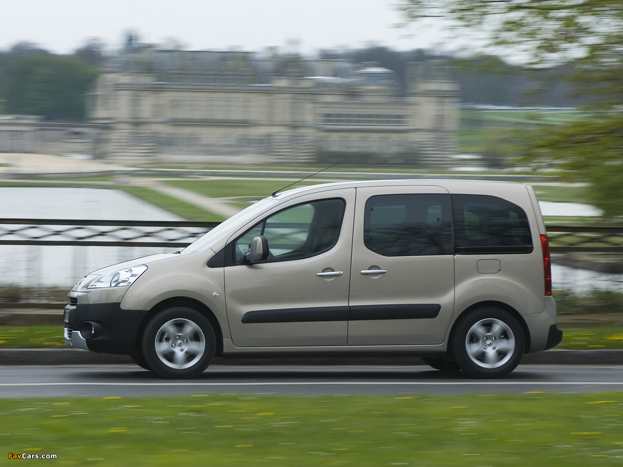 Peugeot Partner Tepee 2008–12 images (1280 x 960)
