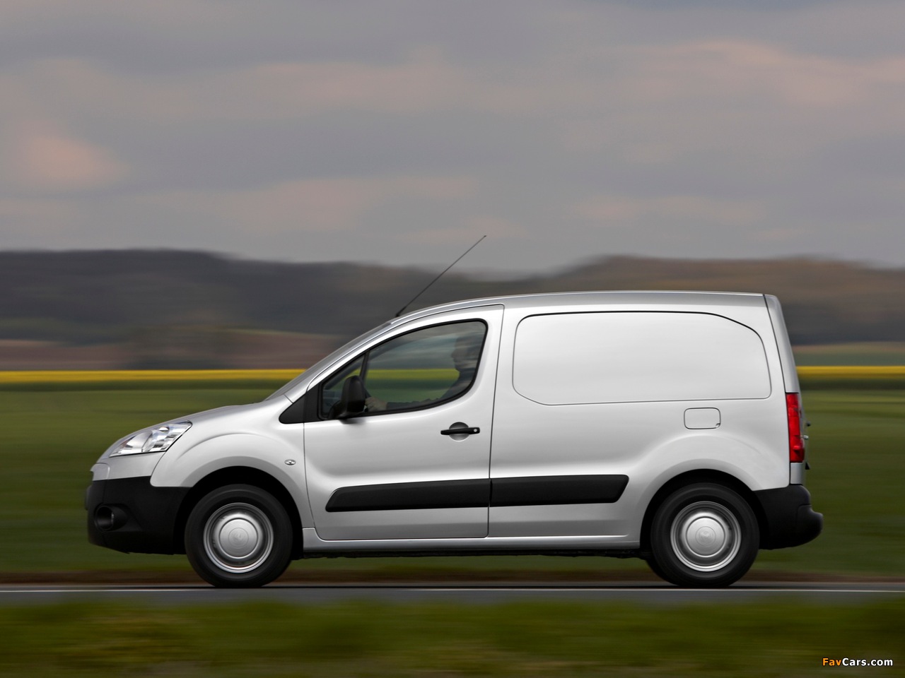 Peugeot Partner Van 2008–12 photos (1280 x 960)