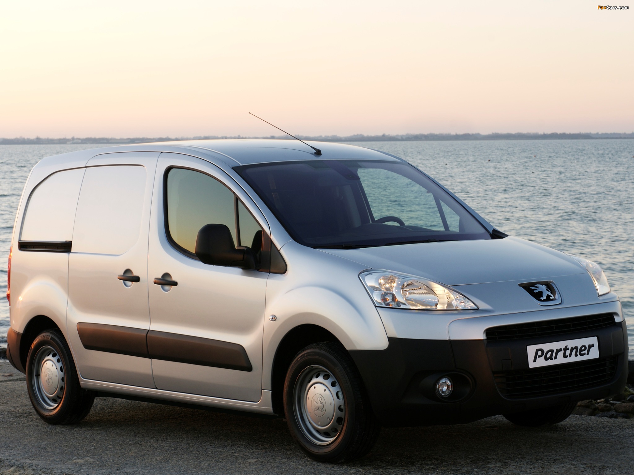 Peugeot Partner Van 2008–12 pictures (2048 x 1536)