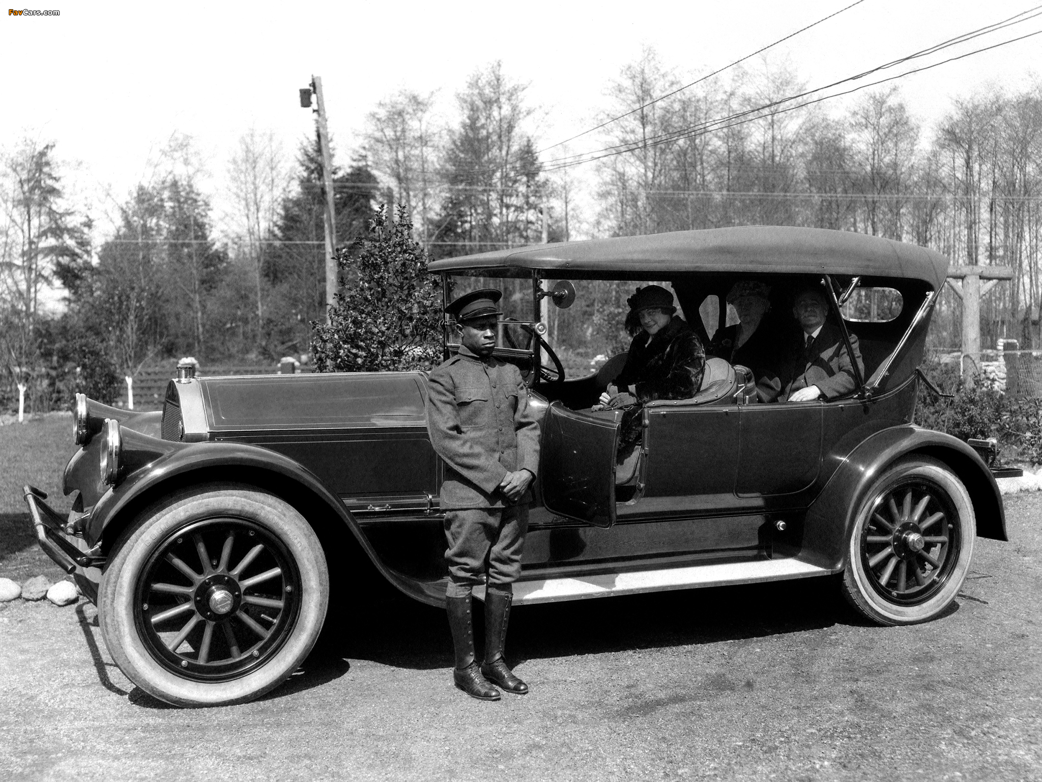Images of Pierce-Arrow Model 31 4-passenger Touring 1920 (2048 x 1536)