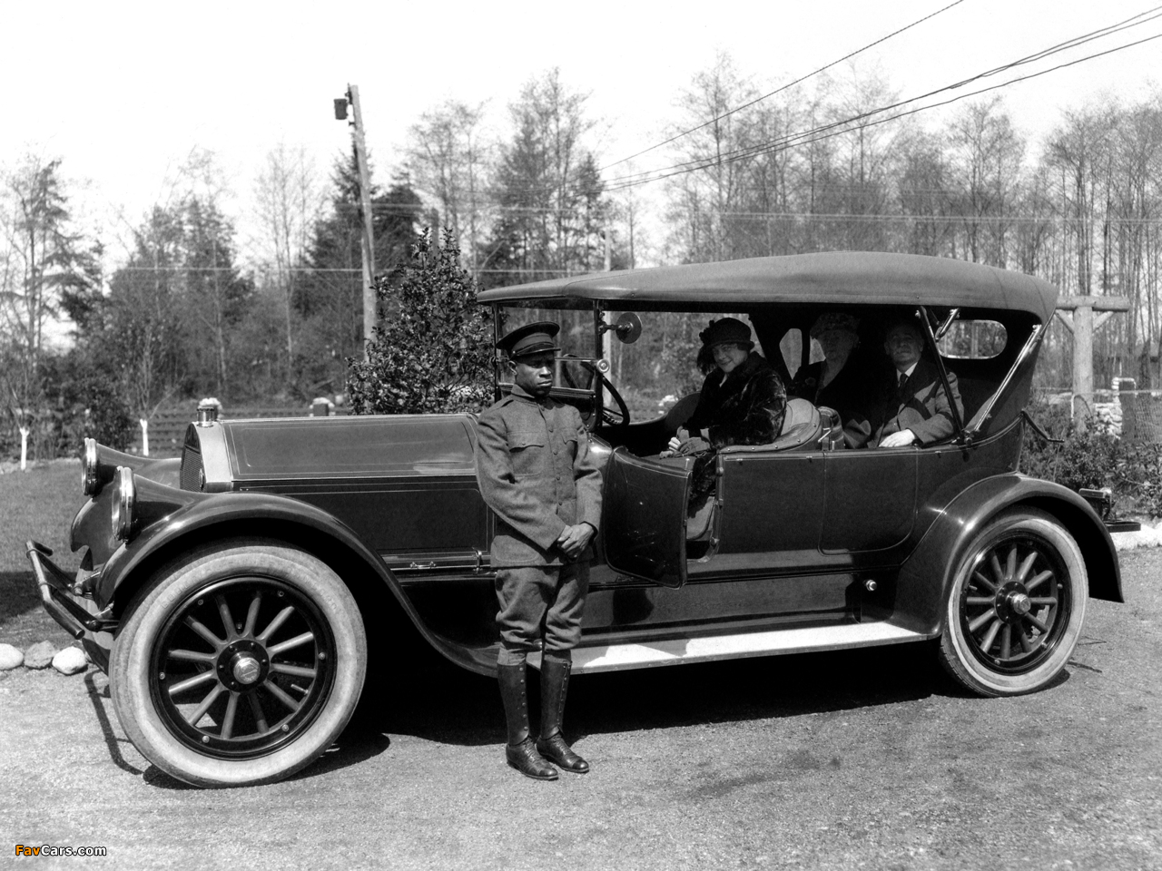 Images of Pierce-Arrow Model 31 4-passenger Touring 1920 (1280 x 960)
