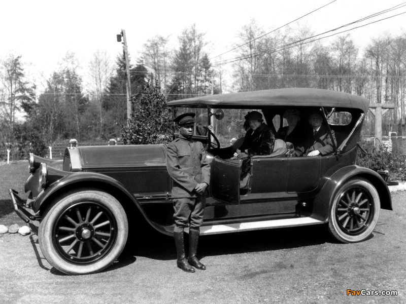 Images of Pierce-Arrow Model 31 4-passenger Touring 1920 (800 x 600)
