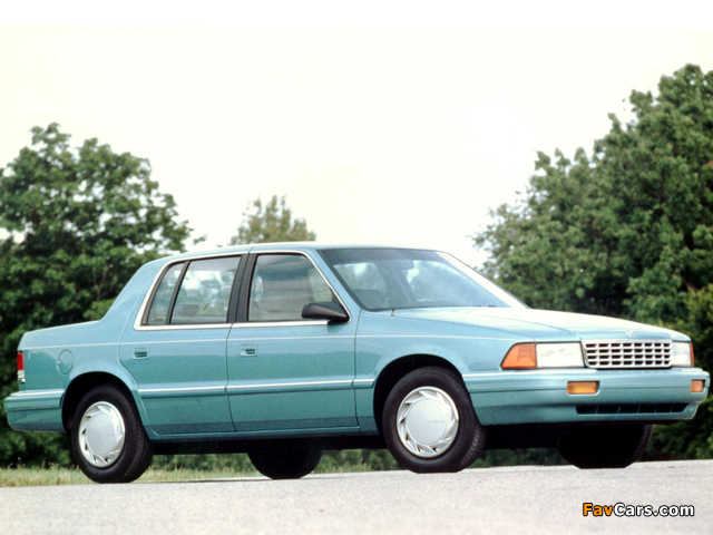 Photos of Plymouth Acclaim 1993–95 (640 x 480)
