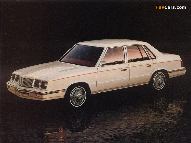 Plymouth Caravelle Sedan 1987 wallpapers (640 x 480)