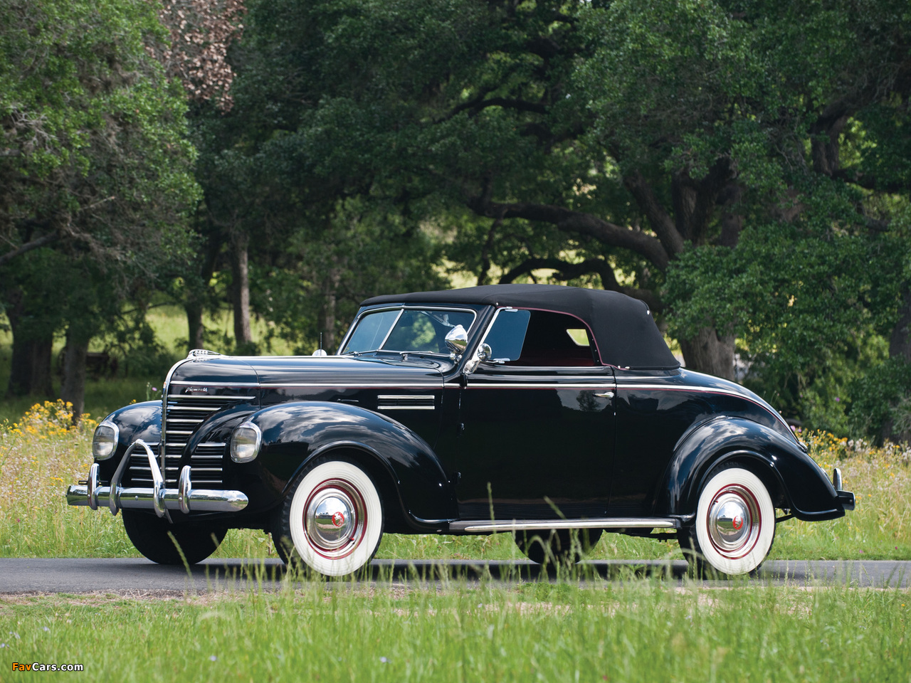 Images of Plymouth DeLuxe Convertible Coupe (P8) 1939 (1280 x 960)