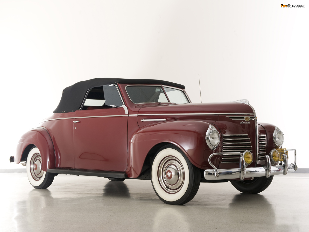 Images of Plymouth DeLuxe Convertible (P10) 1940 (1280 x 960)