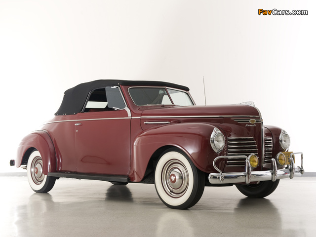 Images of Plymouth DeLuxe Convertible (P10) 1940 (640 x 480)