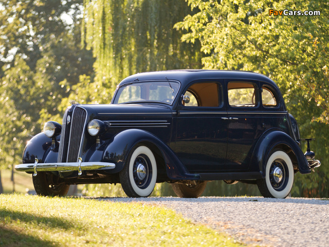 Photos of 1936 Plymouth DeLuxe Model P2 Touring Sedan (805) 1935–36 (640 x 480)