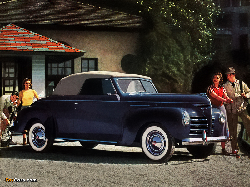 Photos of Plymouth DeLuxe Convertible Coupe (P10) 1940 (800 x 600)