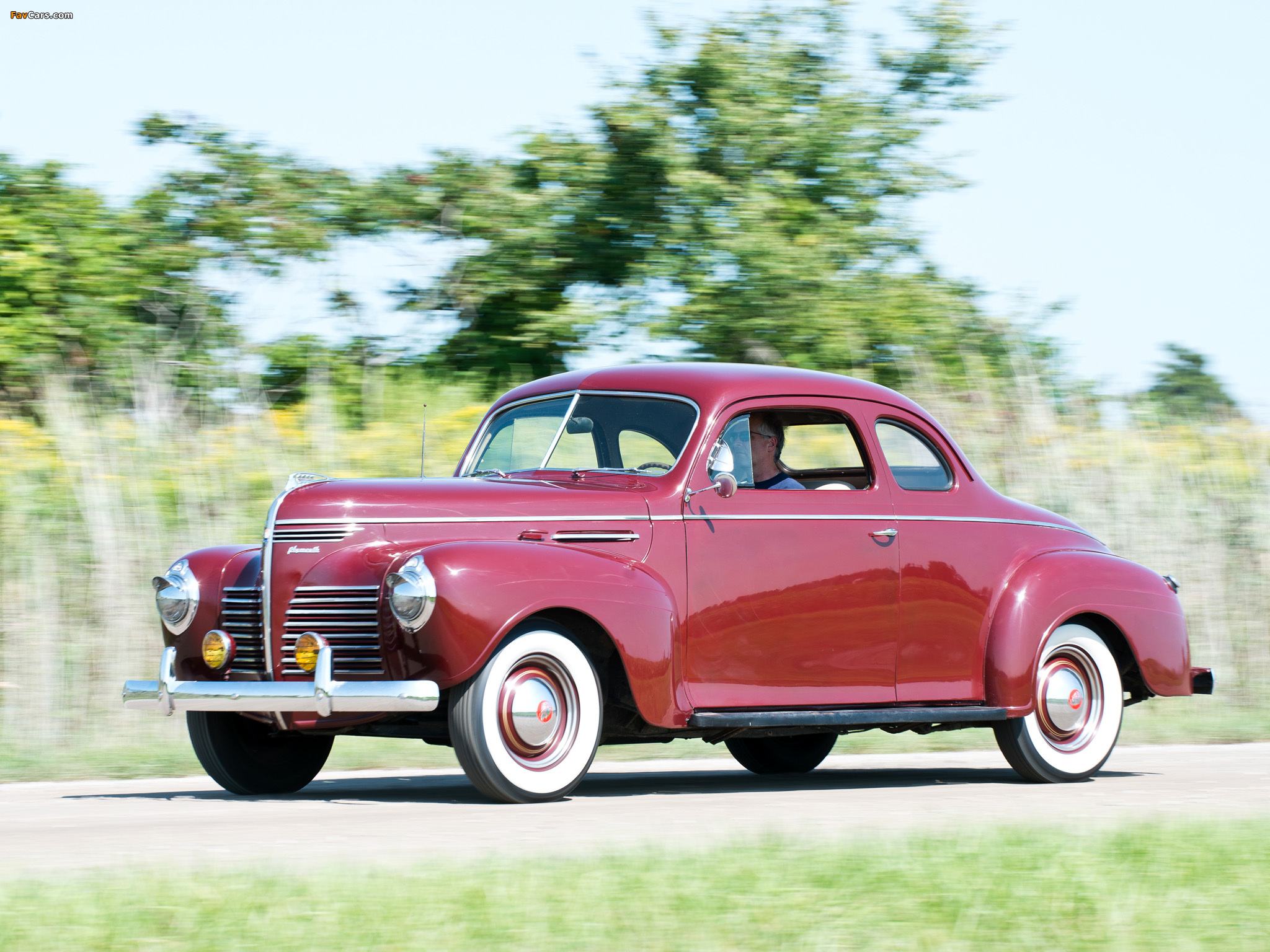 Photos of Plymouth DeLuxe Coupe (P10) 1940 (2048 x 1536)