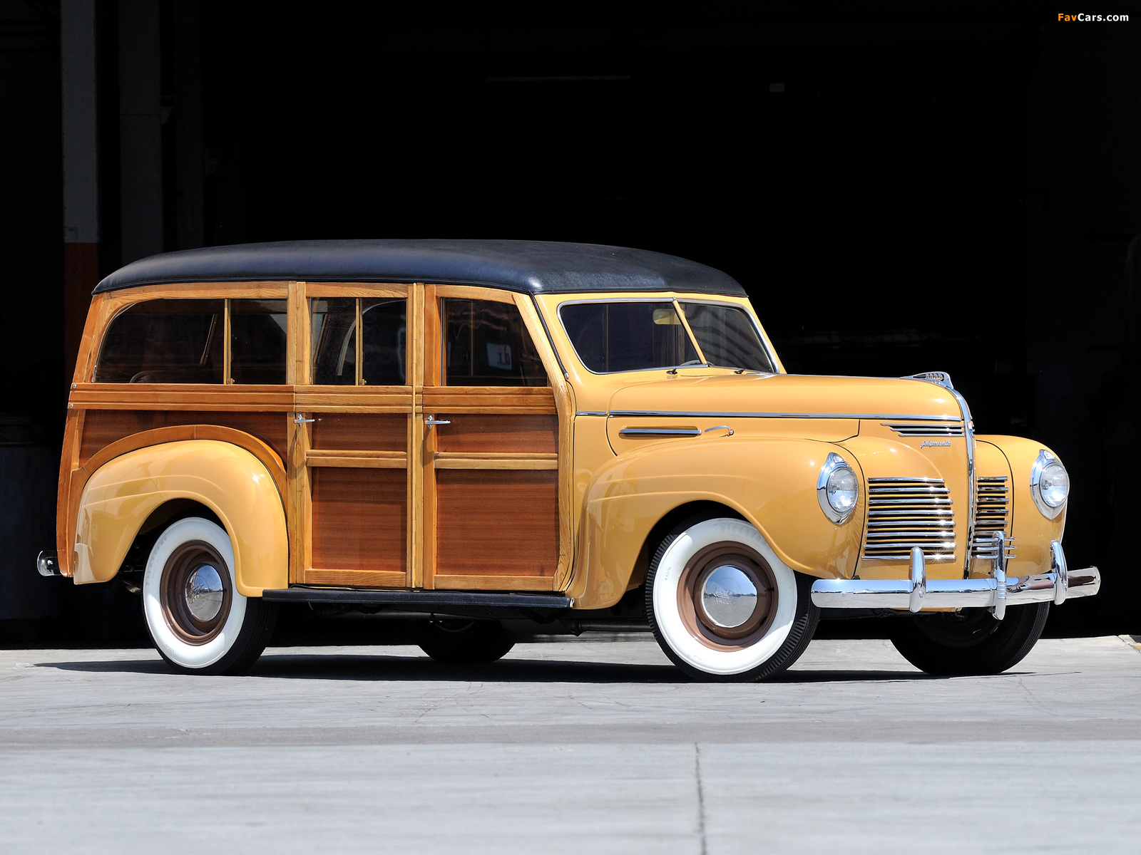 Pictures of Plymouth DeLuxe Station Wagon 1940 (1600 x 1200)