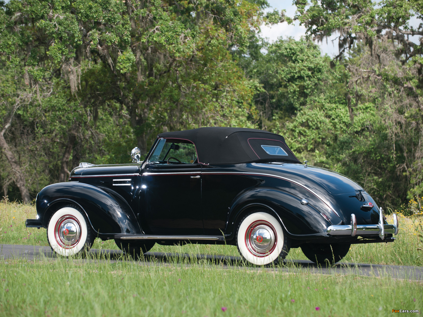 Plymouth DeLuxe Convertible Coupe (P8) 1939 pictures (1600 x 1200)