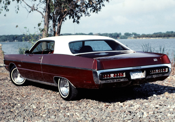 Photos of Plymouth Sport Fury Hardtop Coupe 1971