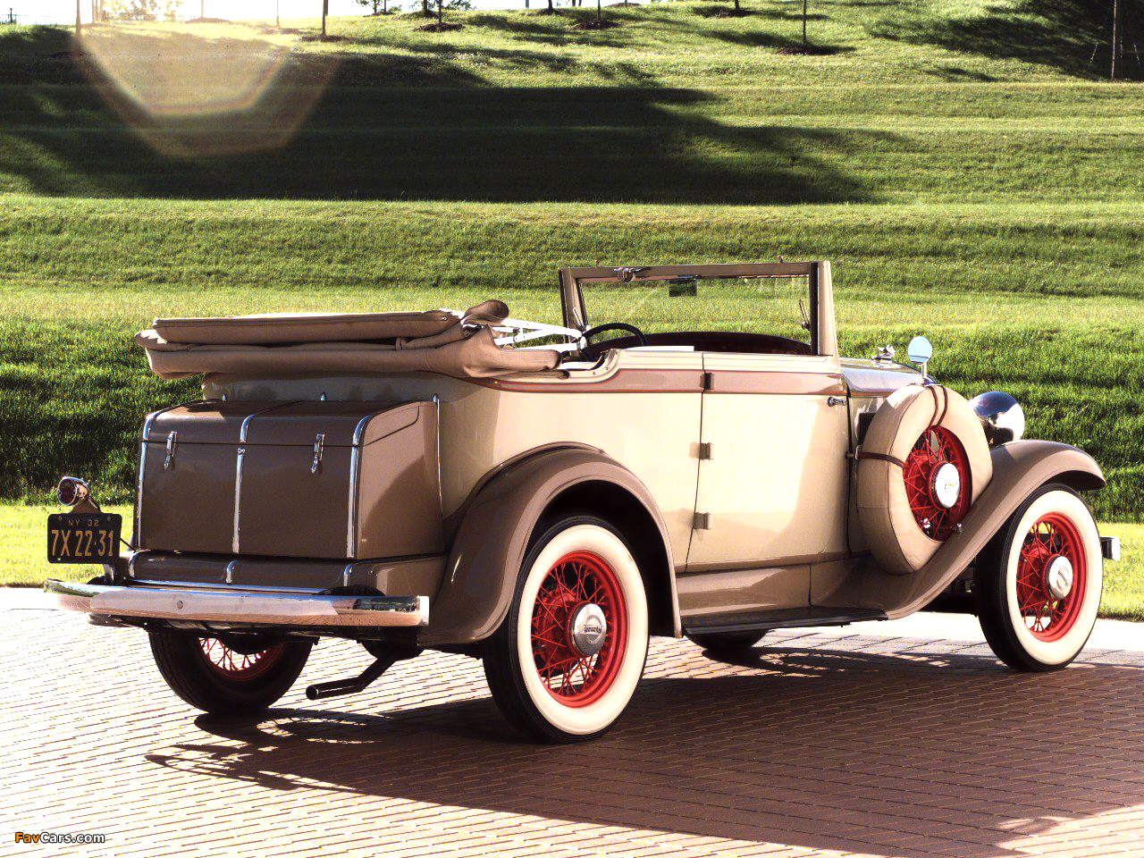 Images of Plymouth PB Convertible Sedan 1932 (1280 x 960)
