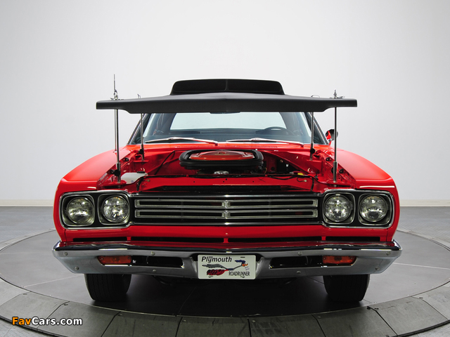 Images of Plymouth Road Runner 440+6 Coupe (RM21) 1969 (640 x 480)