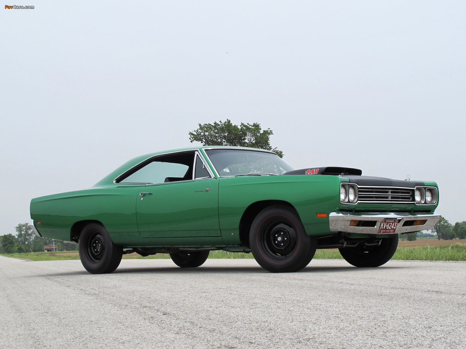 Images of Plymouth Road Runner 440+6 1969 (1600 x 1200)