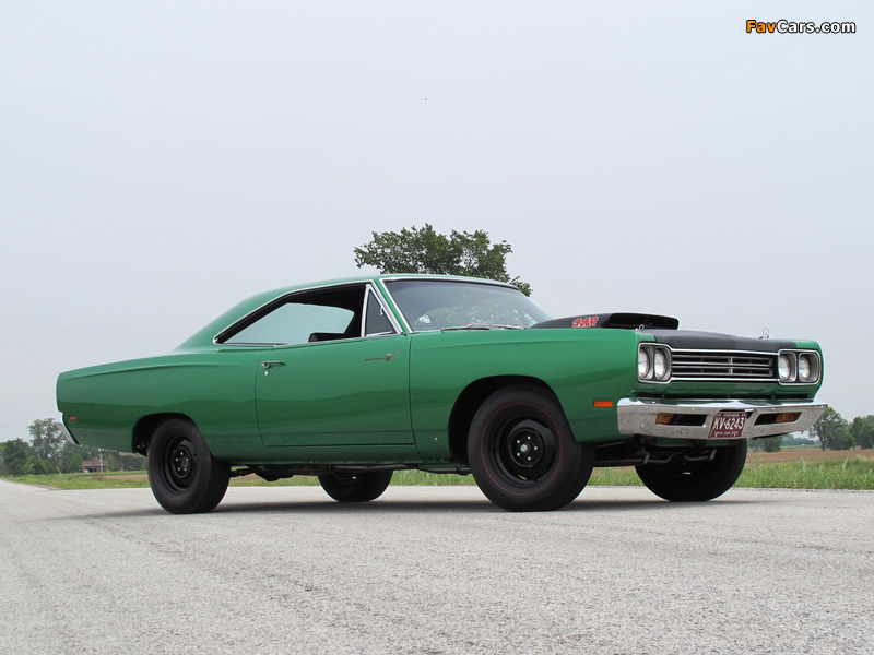 Images of Plymouth Road Runner 440+6 1969 (800 x 600)