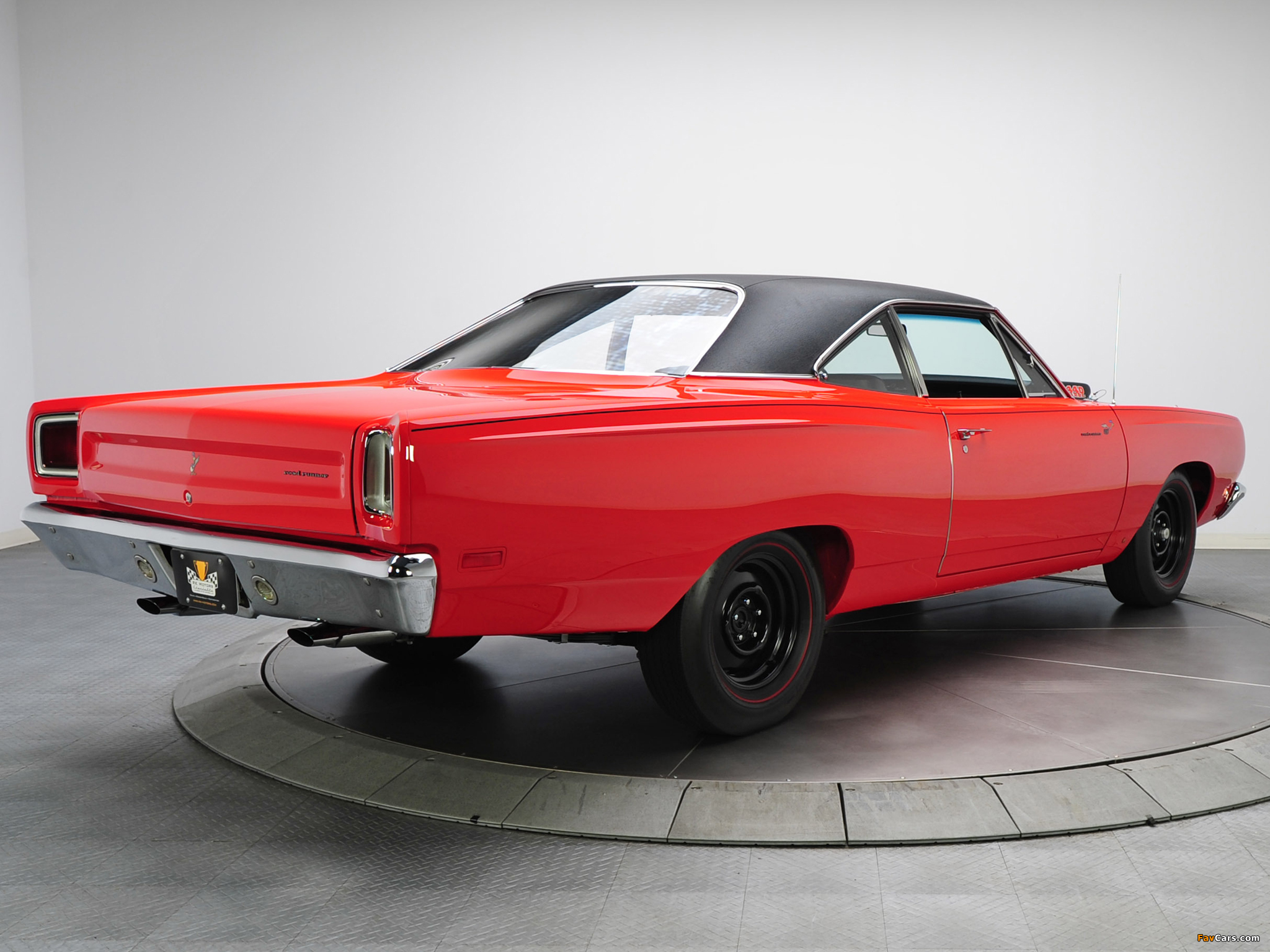 Photos of Plymouth Road Runner 440+6 Coupe (RM21) 1969 (2048 x 1536)