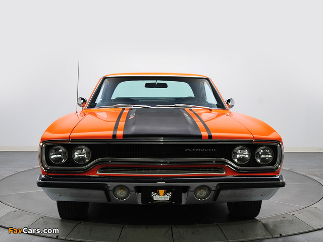 Photos of Plymouth Road Runner 440+6 Hardtop Coupe (RM23) 1970 (640 x 480)