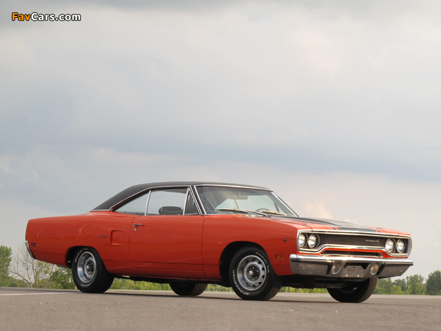Photos of Plymouth Road Runner Hardtop Coupe (RM23) 1970 (640 x 480)