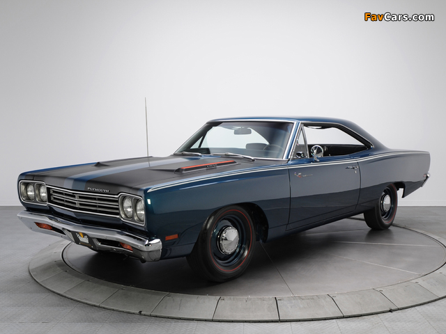 Pictures of Plymouth Road Runner 426 Hemi Hardtop Coupe (RM23) 1969 (640 x 480)