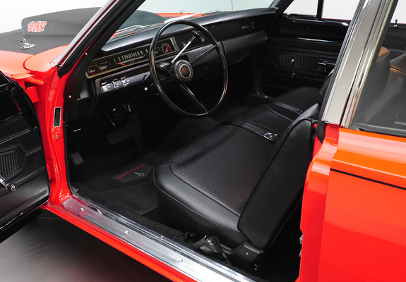 Pictures of Plymouth Road Runner 440+6 Coupe (RM21) 1969