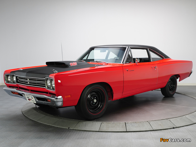 Pictures of Plymouth Road Runner 440+6 Coupe (RM21) 1969 (640 x 480)