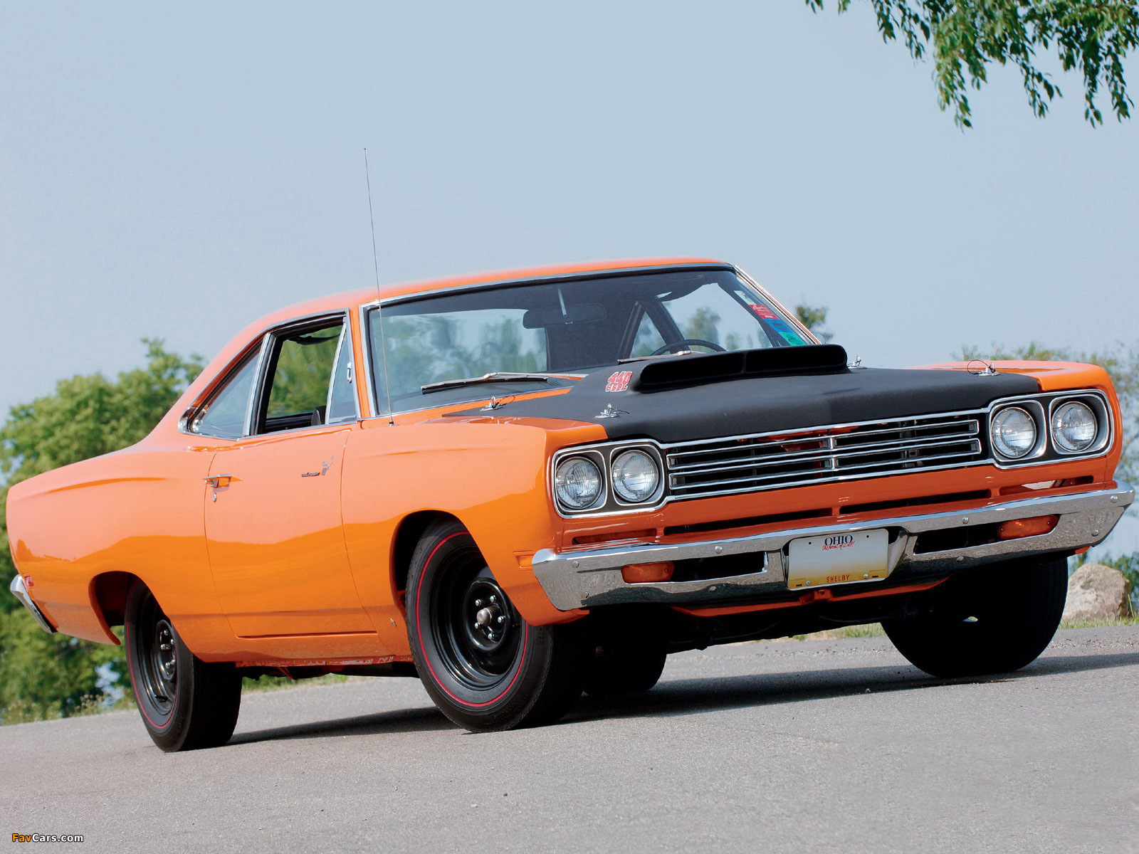 Plymouth Road Runner 440+6 Coupe (RM21) 1969 wallpapers (1600 x 1200)
